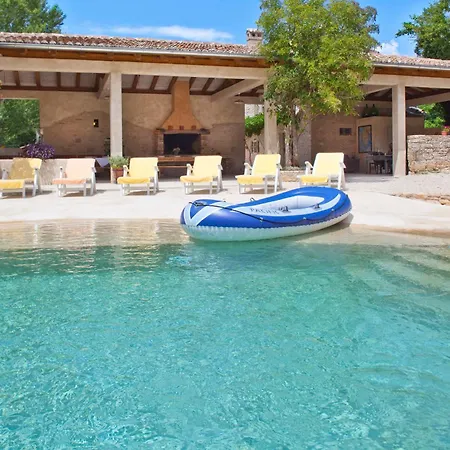 Dolores, A Magnificent Villa, Ideal For Families And Groups Holiday home Heki