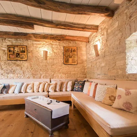 Dolores, A Magnificent Villa, Ideal For Families And Groups Holiday home