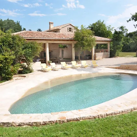 Dolores, A Magnificent Villa, Ideal For Families And Groups *